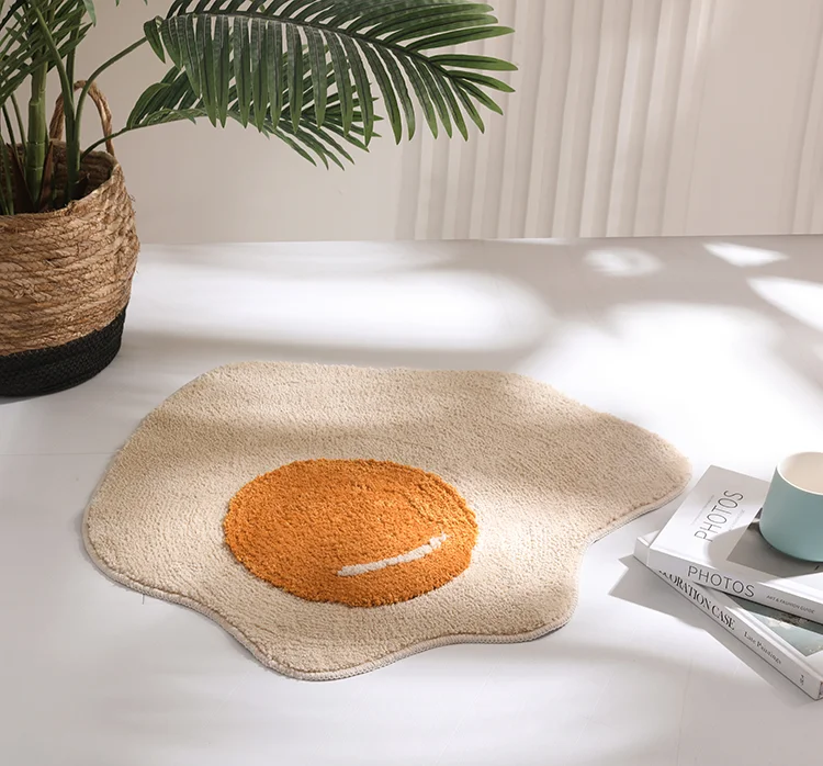Poşe Yumurta Peluş Banyo Paspası, kaymaz ve emici özellikleriyle banyonuzda konfor ve güvenliği bir araya getirir.