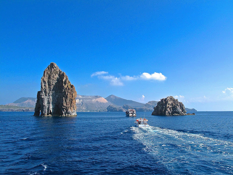 Tra Lipari e Vulcano. di sangiopanza