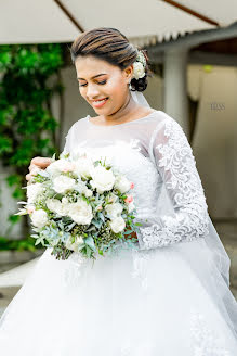 Fotógrafo de casamento Enoch Balasooriya (theceylonbliss). Foto de 5 de fevereiro