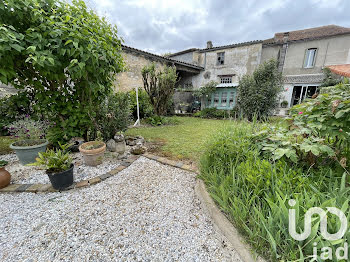 maison à Saint-Genis-de-Saintonge (17)