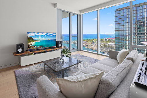 Buy this luxury apartment / penthouse in Honolulu (United States) - Modern living room with sea and city view