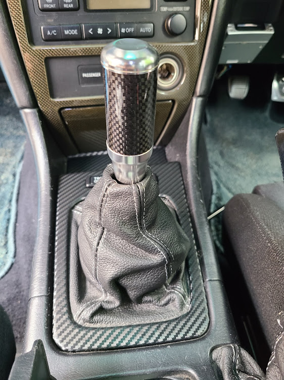 チェイサーのDIY・内装イメチェン・熱中症に気をつけて!!・カーボンシート貼りに関するカスタム事例の投稿画像3枚目