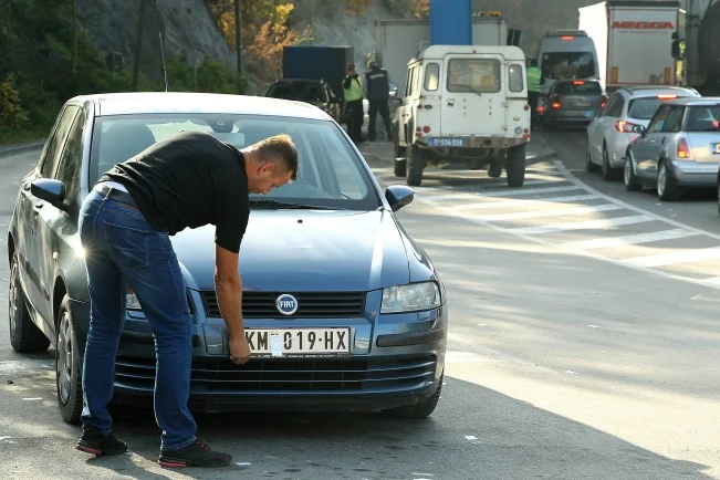 MUP: Nije tačno da su na graničnim prelazima namerno zadržavani autobusi sa Kosova