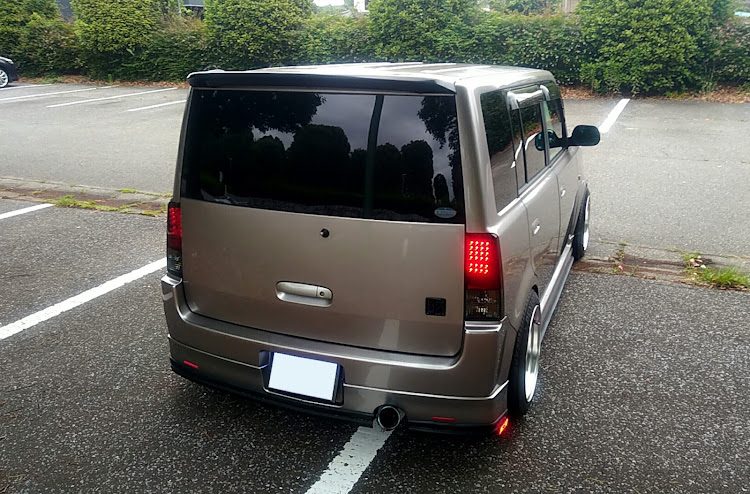 bBの洗車・carbon施工・ライトスモーク塗装・猫おやつ🕒に関するカスタム事例の投稿画像4枚目