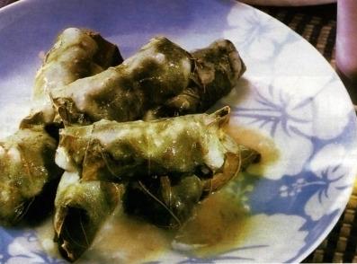 Dolmathakia Avgolemono
Stuffed Grape Leaves with Egg Lemon Sauce