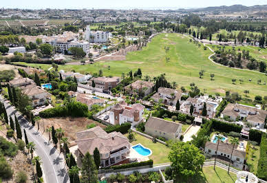 Villa avec piscine et terrasse 3