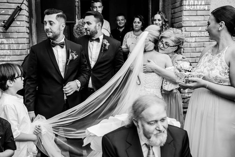 Jurufoto perkahwinan Florin Belega (belega). Foto pada 6 September 2018