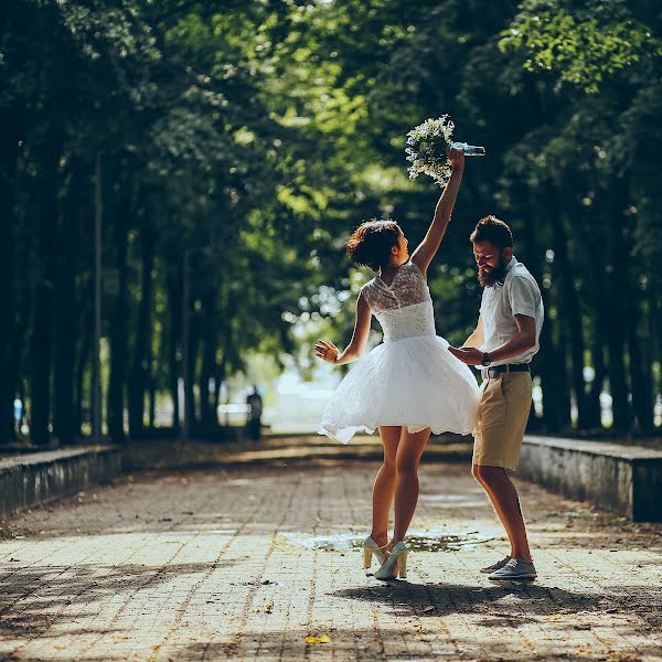 Fotógrafo de casamento Emil Doktoryan (doktoryan). Foto de 26 de junho 2015