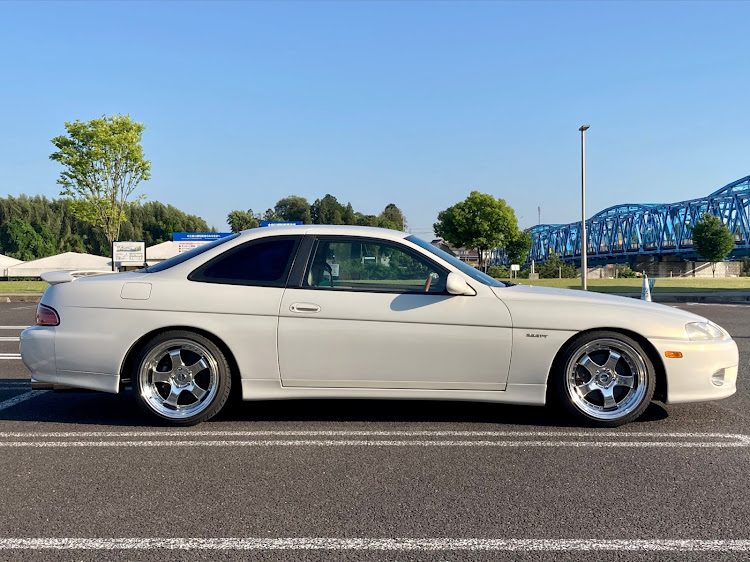 ソアラのスマホ撮り・低いようで低くない丁度良い高さ・低そうで低くない少し低い車・1JZ-GTEに関するカスタム事例の投稿画像2枚目