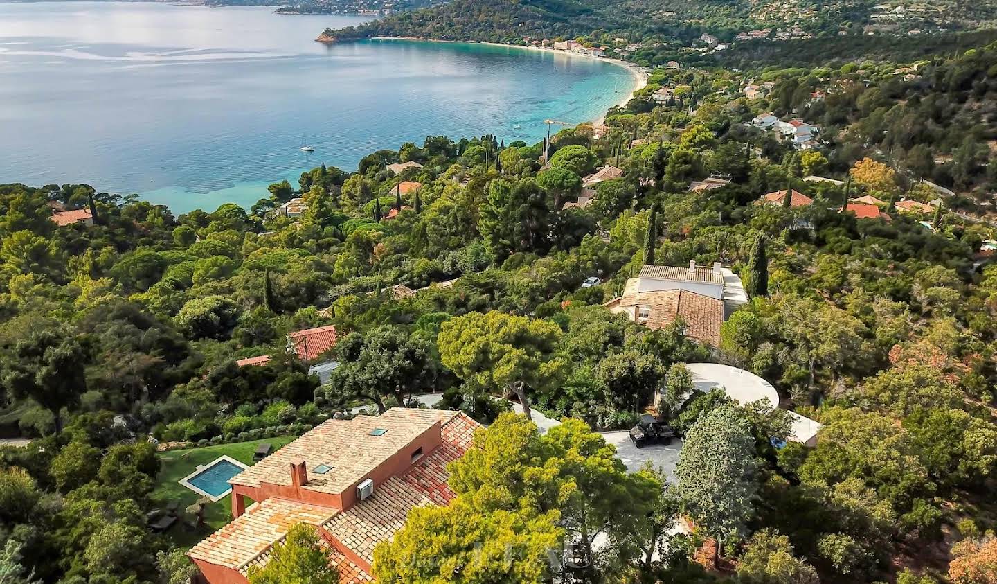 House with pool Le Lavandou