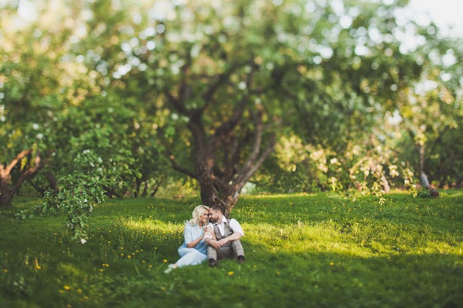 Svadobný fotograf Evgeniya Batysheva (b-bee). Fotografia publikovaná 14. apríla 2015