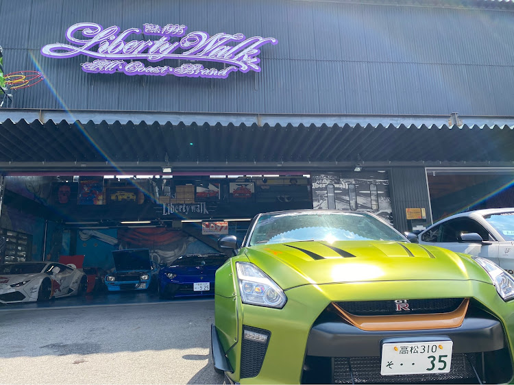 NISSAN GT-Rのリバティーウォーク・香川・GTR・LB★WORKS・オプジャン富士に関するカスタム事例の投稿画像4枚目