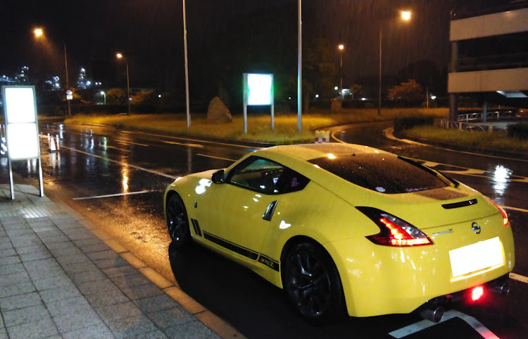 フェアレディZの松山空港・洗車ドライブ・左お尻写真展に関するカスタム事例の投稿画像1枚目