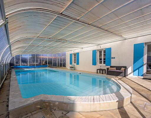 House with pool and garden 3