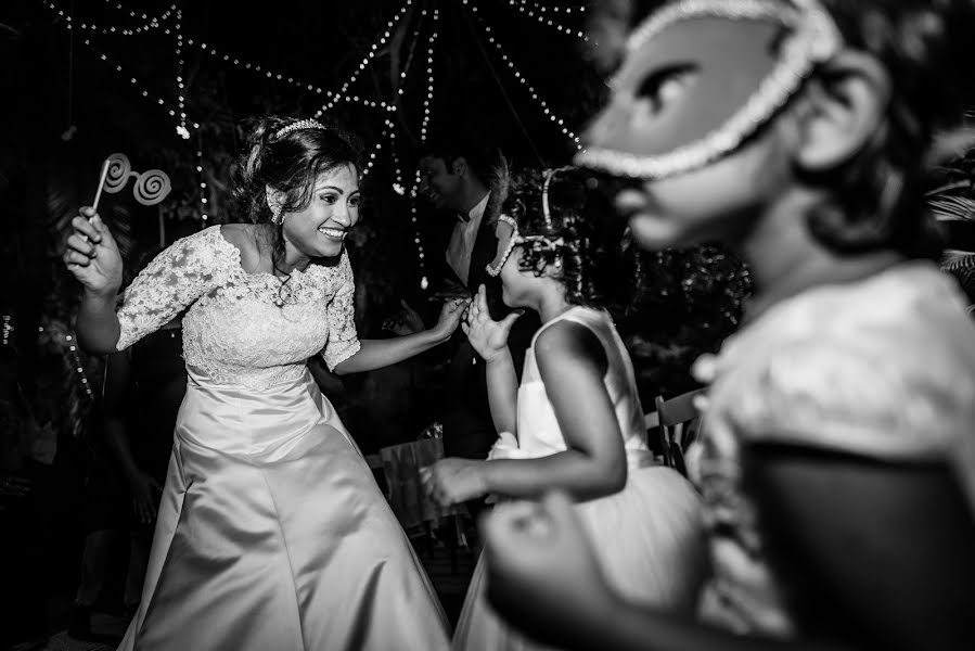 Fotografo di matrimoni Rimi Sen (rimisen). Foto del 2 giugno 2018