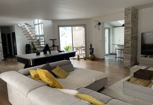 House with pool and terrace 4