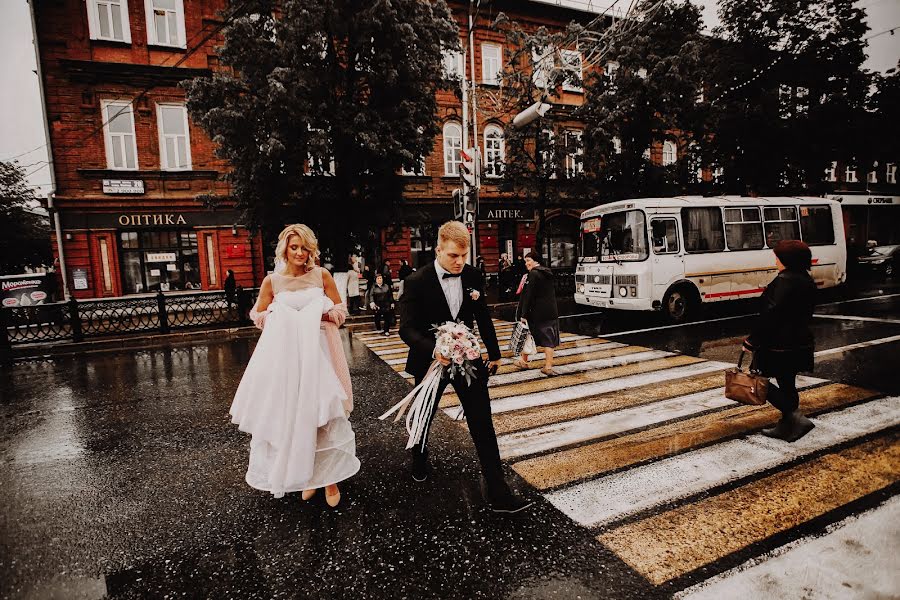 Fotógrafo de casamento Mariya Zacepina (mashasazepina). Foto de 23 de março 2018