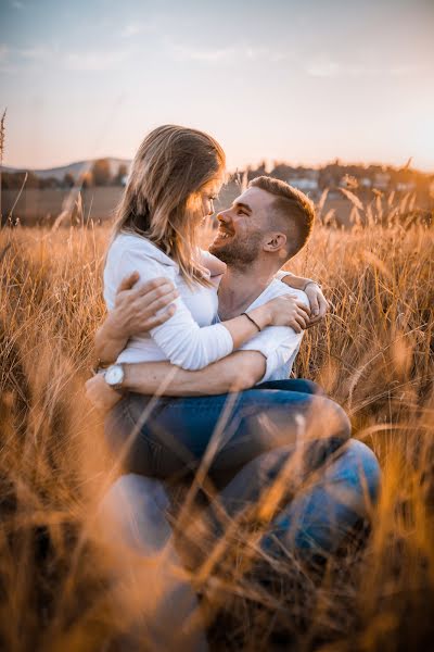 Fotografo di matrimoni Álmos Bechtold (almosbech). Foto del 12 gennaio 2020