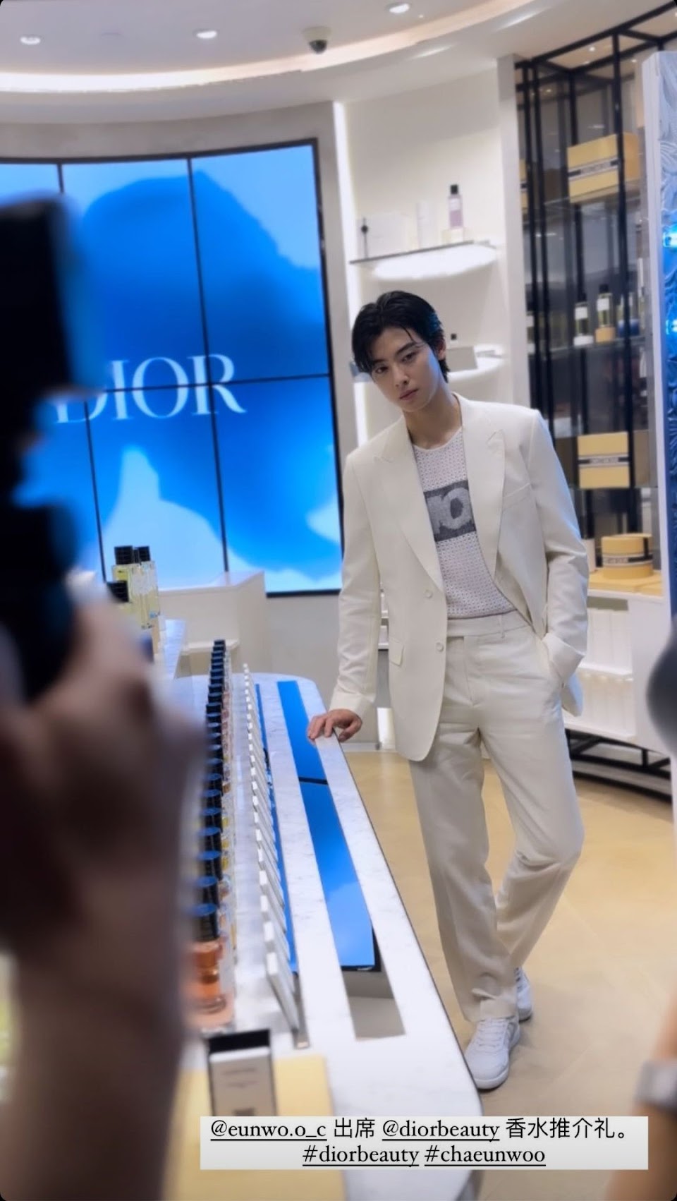 ASTRO's Cha Eunwoo Shocks With His Dazzling IRL Visuals In Unedited  Fantaken Images From The CHAUMET Event - Koreaboo