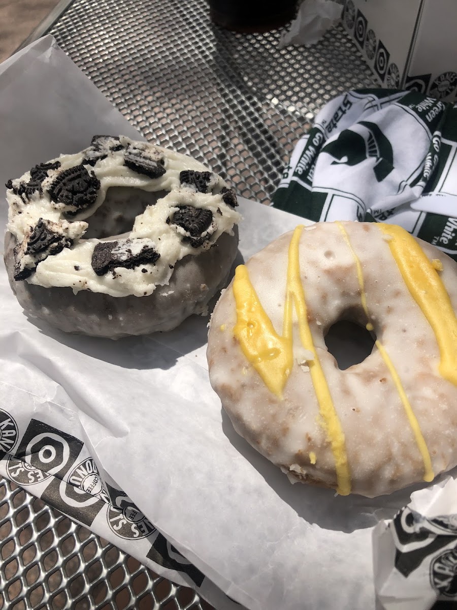 LOTS OF GF OPTIONS!!! They had almost ten different GF/KF donuts on display. Pictured are the GF cookies and cream and the GF lemon poppyseed