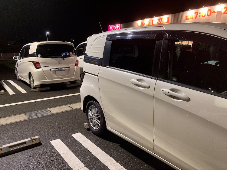 フリードスパイクの違和感を探せに関するカスタム事例の投稿画像1枚目
