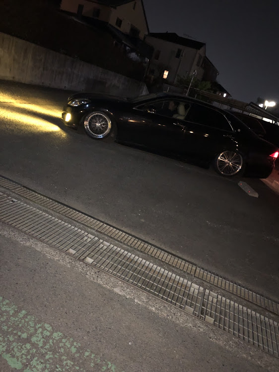 セルシオの200系クラウン・31後期セルシオ・マフラー交換・アストロプロダクツ・車弄りに関するカスタム事例の投稿画像5枚目