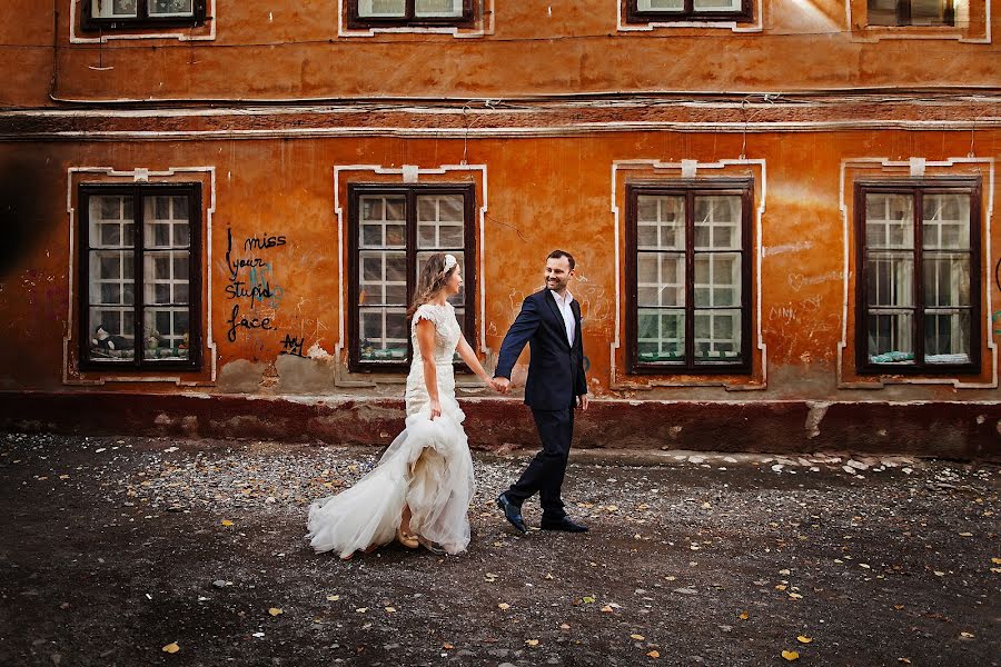 Fotógrafo de casamento Cristian Dinu (onecolor). Foto de 8 de janeiro 2017