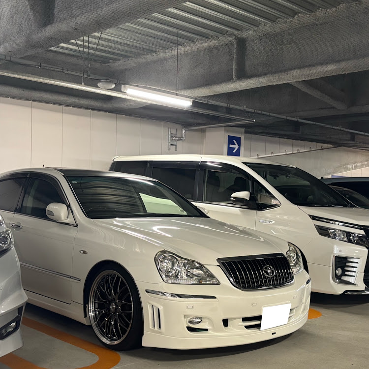 クラウンマジェスタのクリスタルパールさんが投稿したカスタム事例の投稿画像2枚目