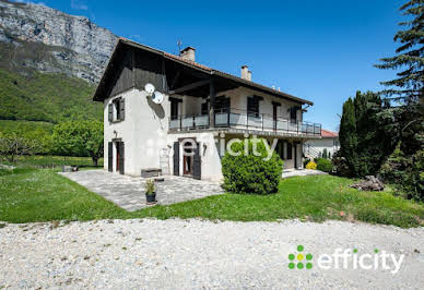 Maison avec terrasse 1