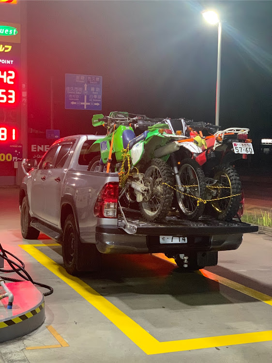 ハイラックスの積載車・オフロードバイクに関するカスタム事例の投稿画像1枚目