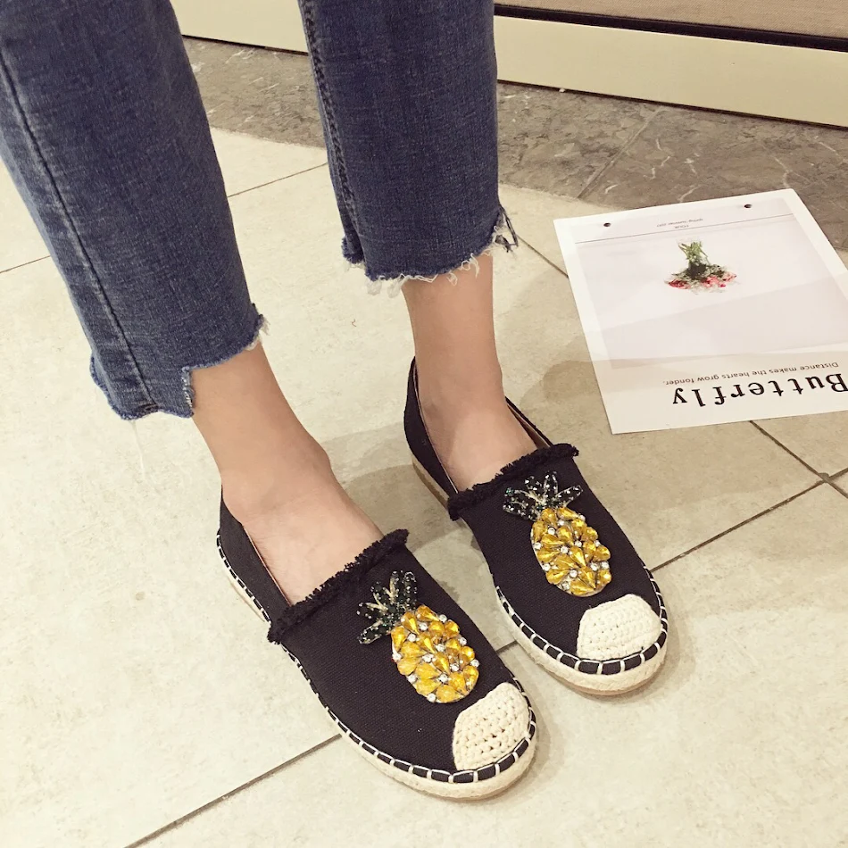 Pineapple Rhinestone flats voor dames, perfect voor de zomer. Comfortabele en glinsterende sandalen. Ideaal voor een casual en elegante look.