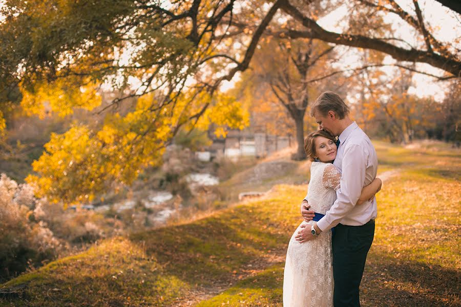 Wedding photographer Asylbek Imandosov (rrabbitson). Photo of 7 November 2014