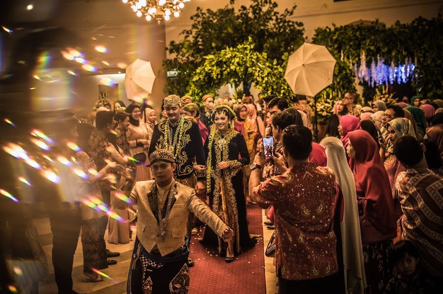 Fotografo di matrimoni Narendra Dhipa (narendradhipa). Foto del 11 gennaio 2019