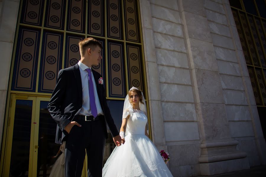 Fotógrafo de casamento Arshat Daniyarov (daniyararshat). Foto de 3 de outubro 2017