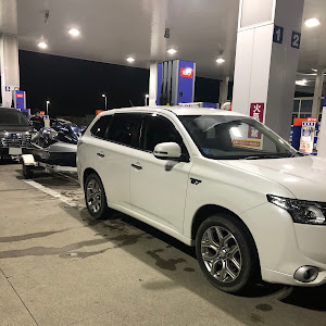 アウトランダーPHEV GG2W