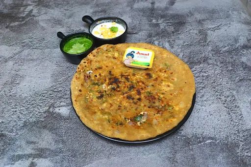 Schezwan Paratha [Serves 1]