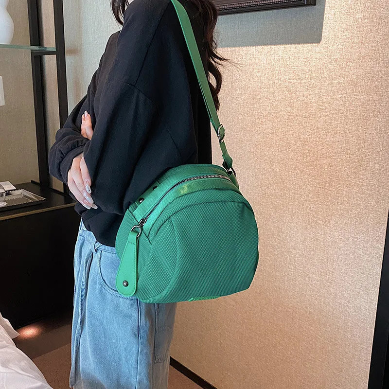 Damska torba na ramię Shell, modna, wszechstronna, o dużej pojemności, sportowa crossbody, idealna na co dzień i do aktywności.
