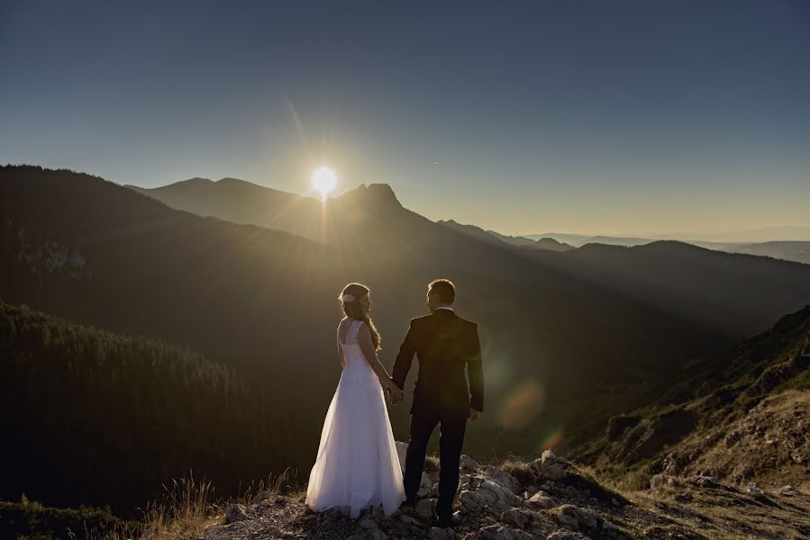 Svadobný fotograf Maciej Niesłony (magichour). Fotografia publikovaná 31. októbra 2015