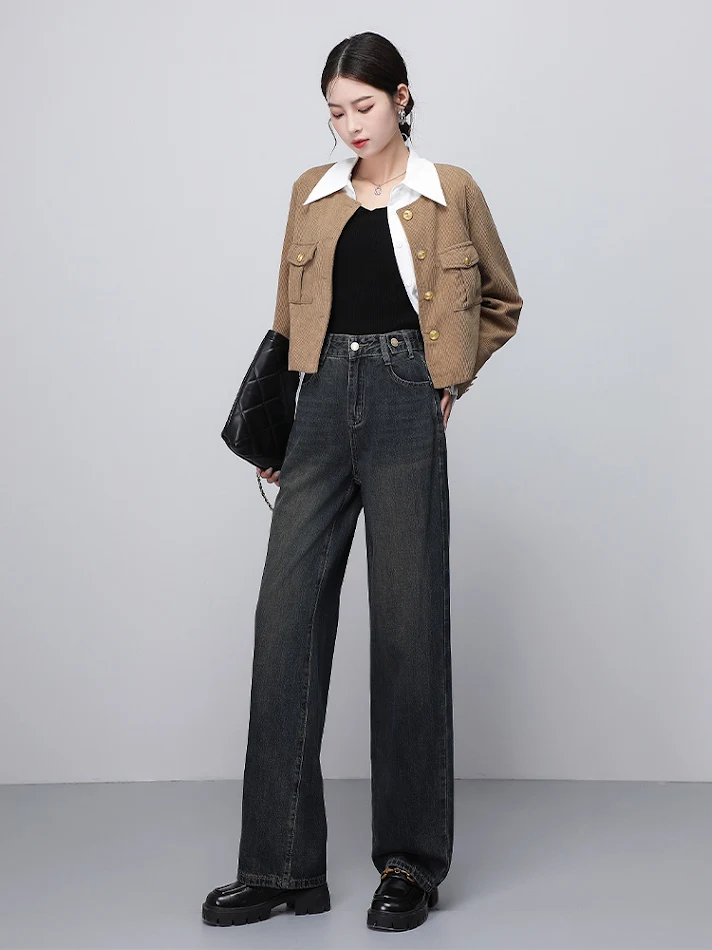Calças jeans cinza cimento femininas, perna larga estreita, estilo moderno e confortável. Perfeitas para um look casual ou mais sofisticado.