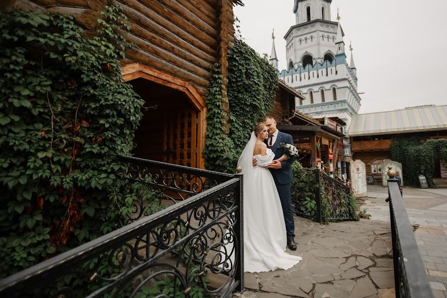 Fotógrafo de casamento Tatyana Burkina (burkinaphoto). Foto de 17 de outubro 2023