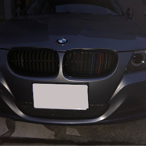 320i
