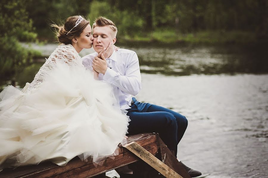 Wedding photographer Mikhail Batenev (mikebatenev). Photo of 1 July 2013