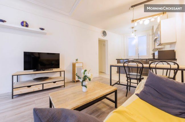 Location meublée appartement 2 pièces 39 m² à Paris 10ème (75010), 2 200 €