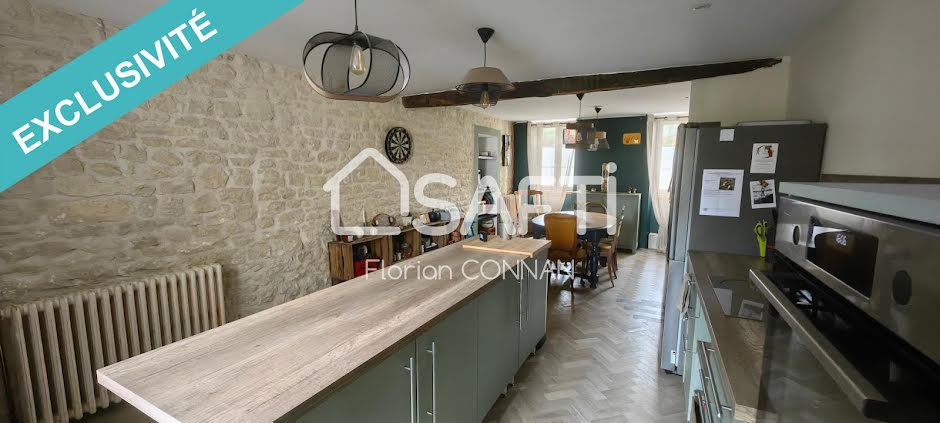 Vente maison 6 pièces 150 m² à Saint-Jean-d'Angély (17400), 254 000 €