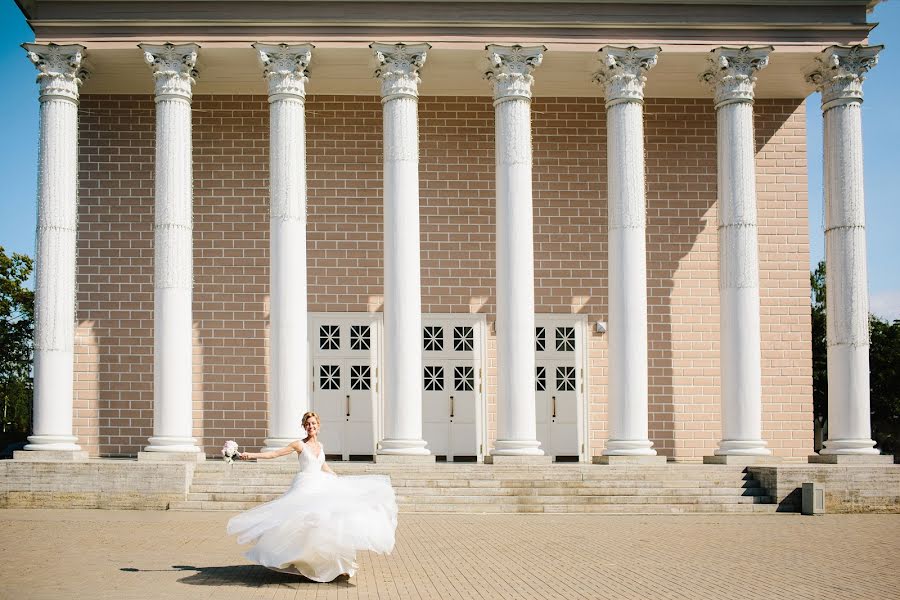 Fotógrafo de casamento Yuliya Turgeneva (turgeneva). Foto de 10 de abril 2017