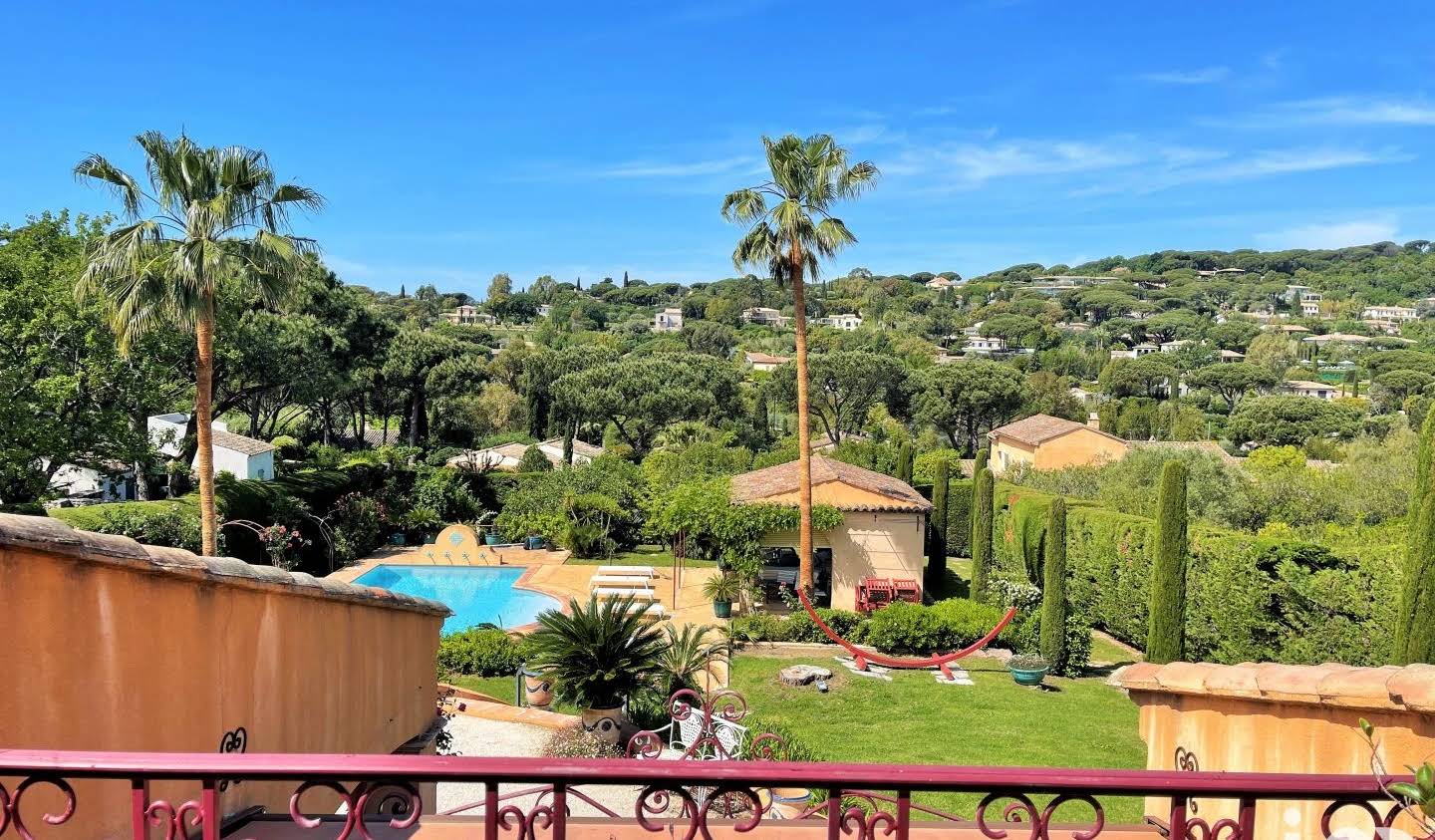 House with pool and terrace Saint-Tropez