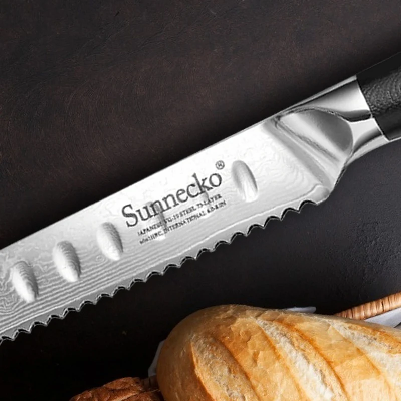 Couteau à pain spécial chef en acier de Damas à motif de vagues. Tranchant exceptionnel et durabilité pour la boulangerie.