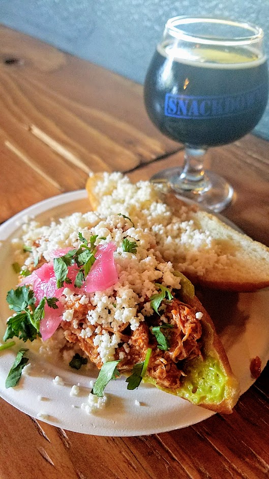 Snackdown 2018 pairing of Mi Mero Móle/Heater Allen brought together Torta Sliders with Chicken Tinga with the Heater Allen Schwarz