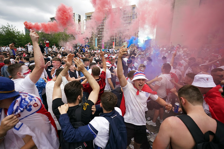 Hallucinante beelden: Engelse voetbalfans troepen samen enkele uren voor EK-finale, Marc van Ranst denkt er het zijne van