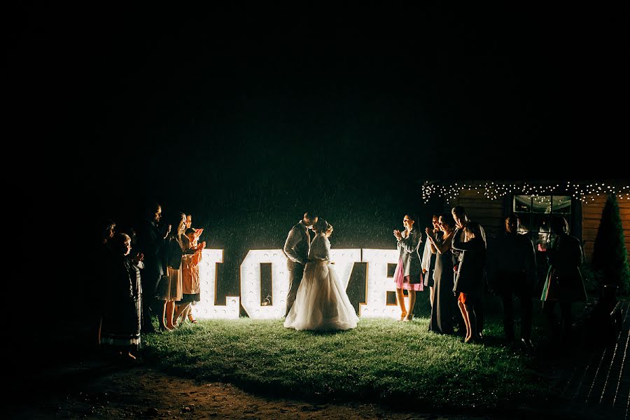 Fotógrafo de casamento Aleksandr Dubik (dubik). Foto de 8 de setembro 2017